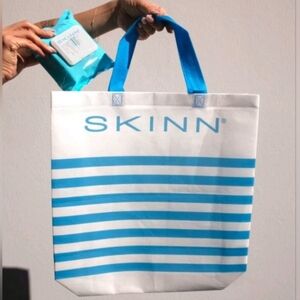 SKINN COSMETICS TOTE BAG